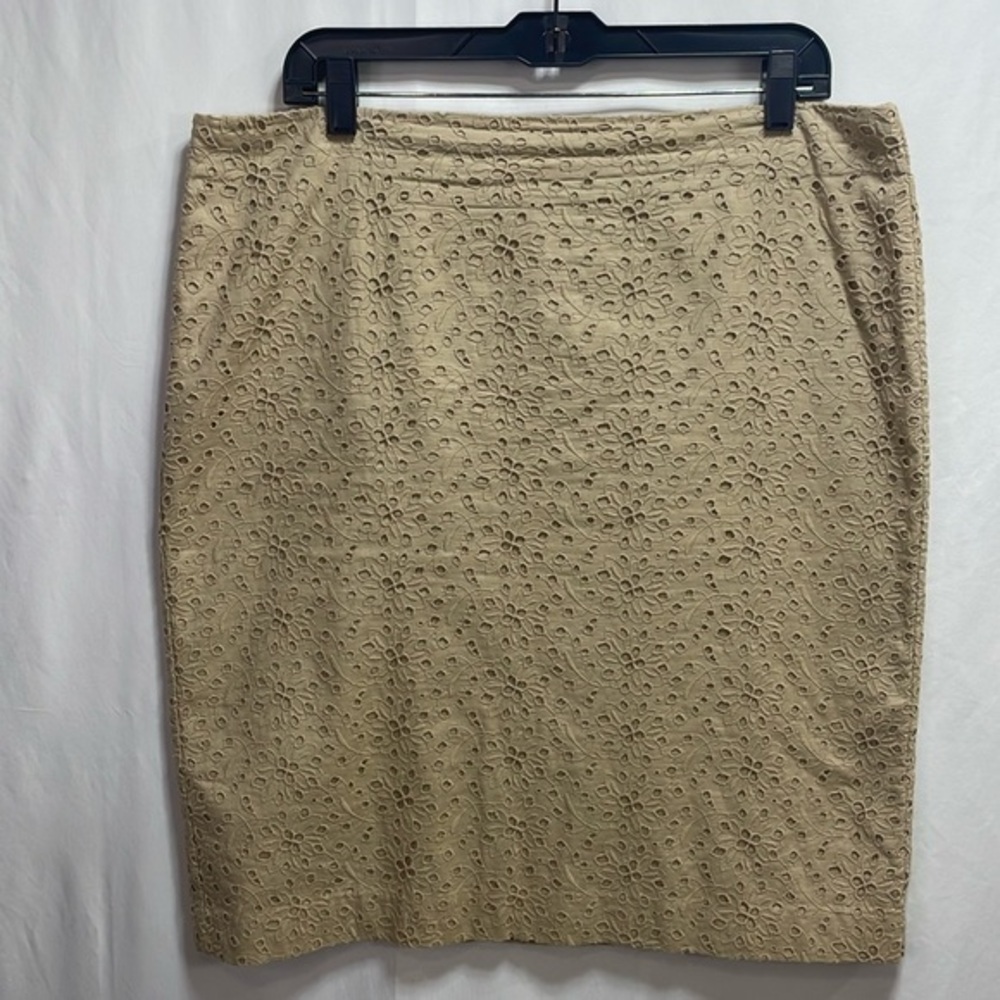 🦘 Talbots tan eyelet cotton pencil skirt